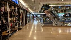 The Golden Landmark (D7), Retail #621643661
